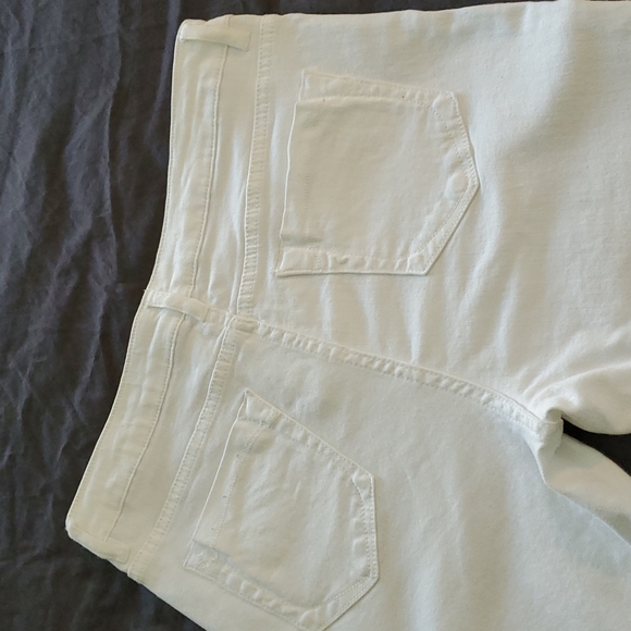 Ladies Nanette Lepore White skinny jeans, size 6 - Picture 9 of 10